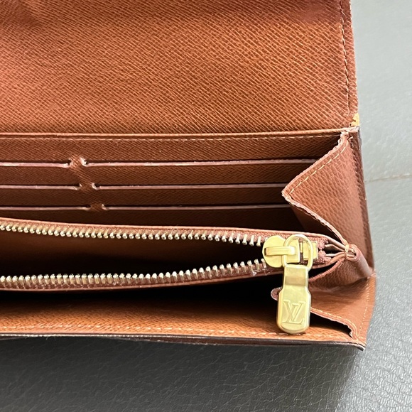 ‼️sold‼️Louis Vuitton Sarah Wallet - Picture 8 of 16